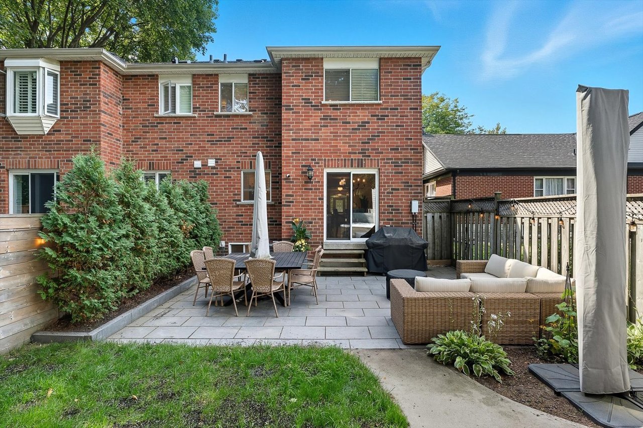 47A Oakwood Ave N