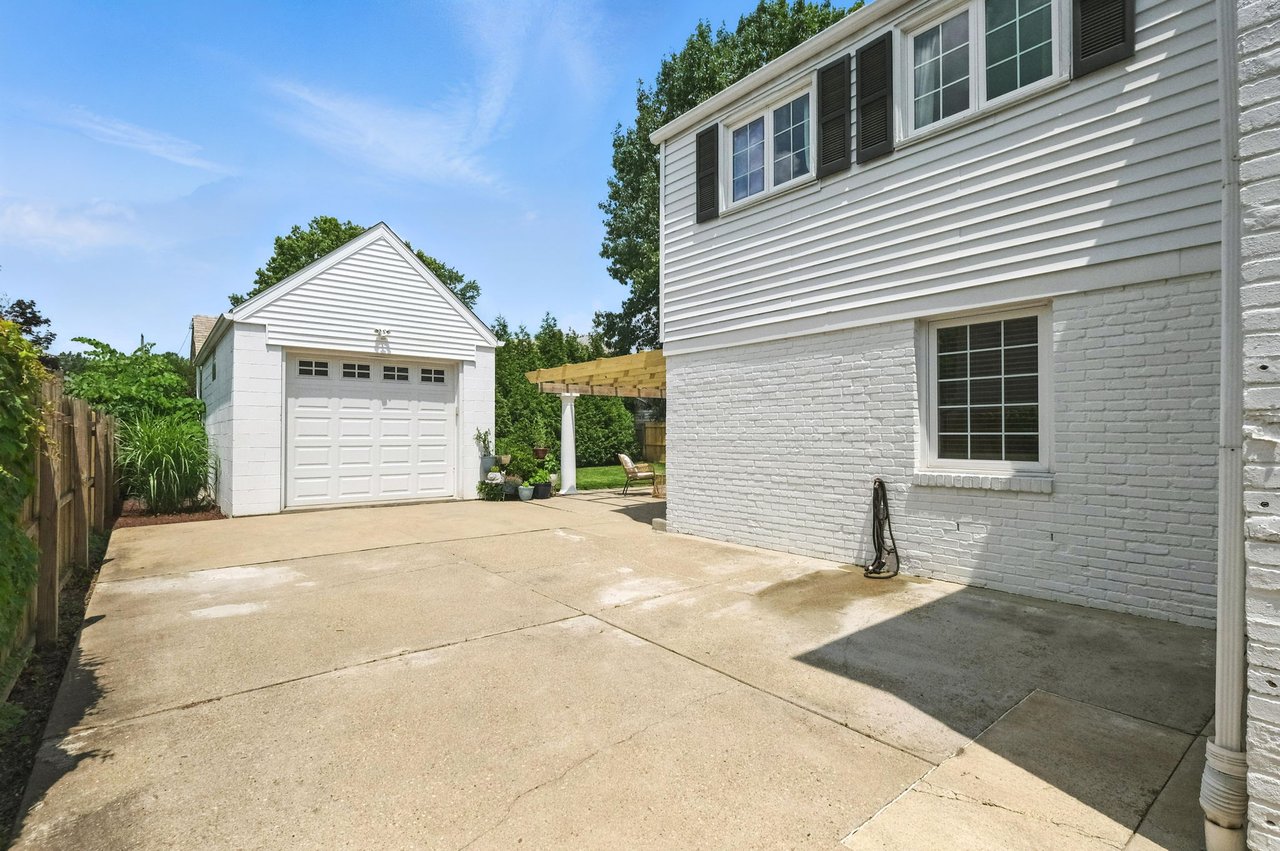 590 Kenilworth Dr