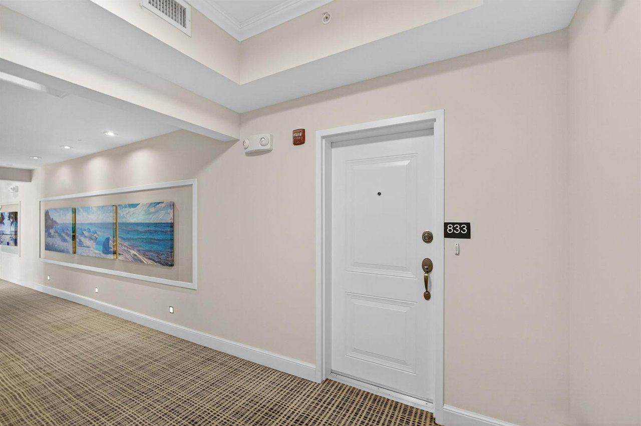 833 Bay Colony Drive S