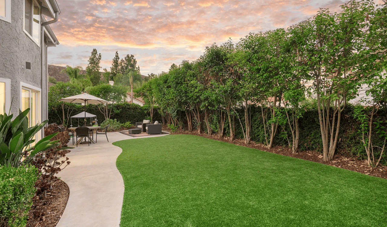 5692 Walnut Ridge Dr