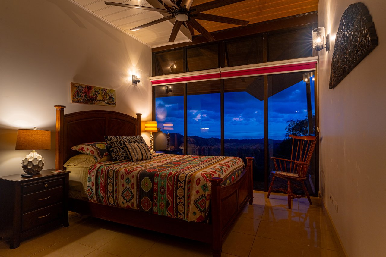 Casa Dreamcatcher, A Beautiful Ocean Sunset 4 Bed 3.5 Bath Home in Ojochal