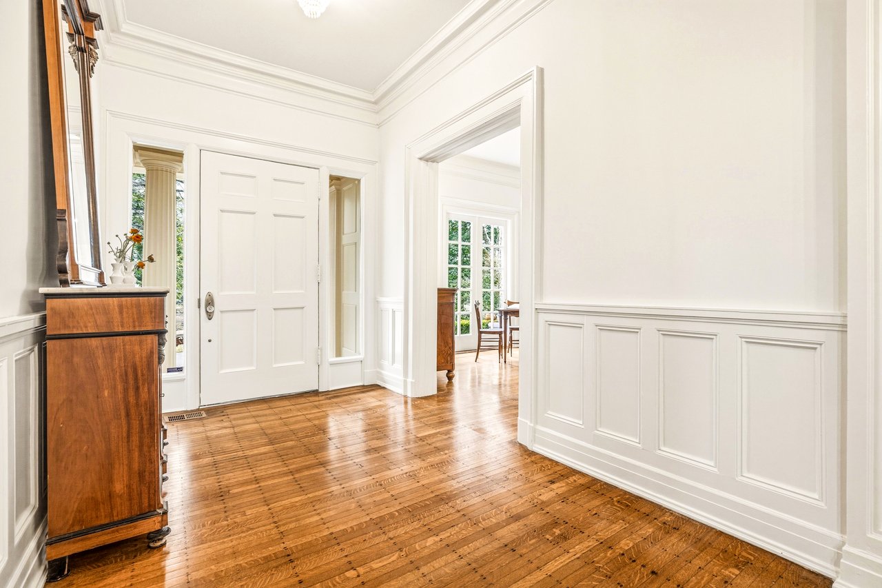 794 Springdale Road NE