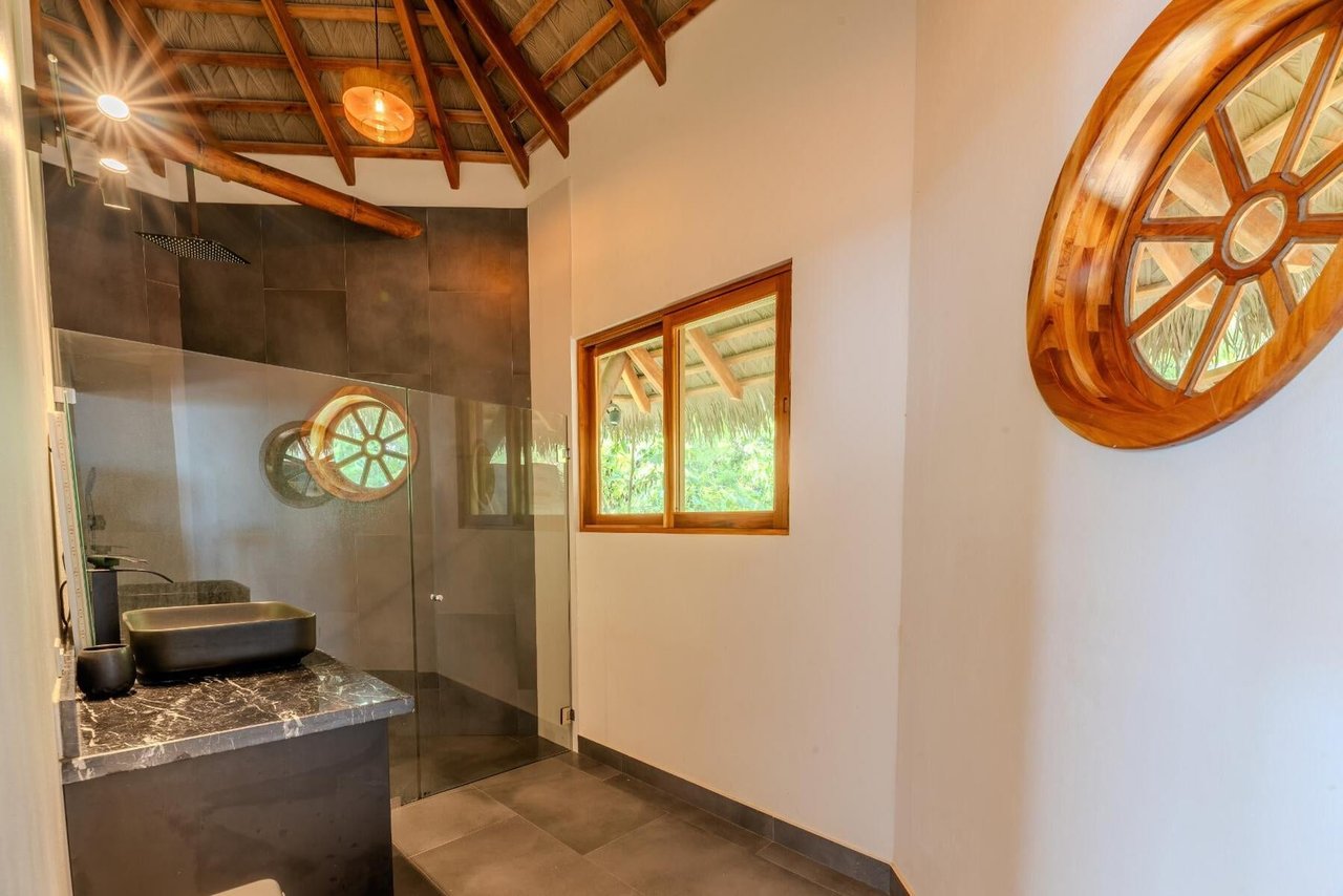 Ocean View Tropical Home, Dominical, Puntarenas