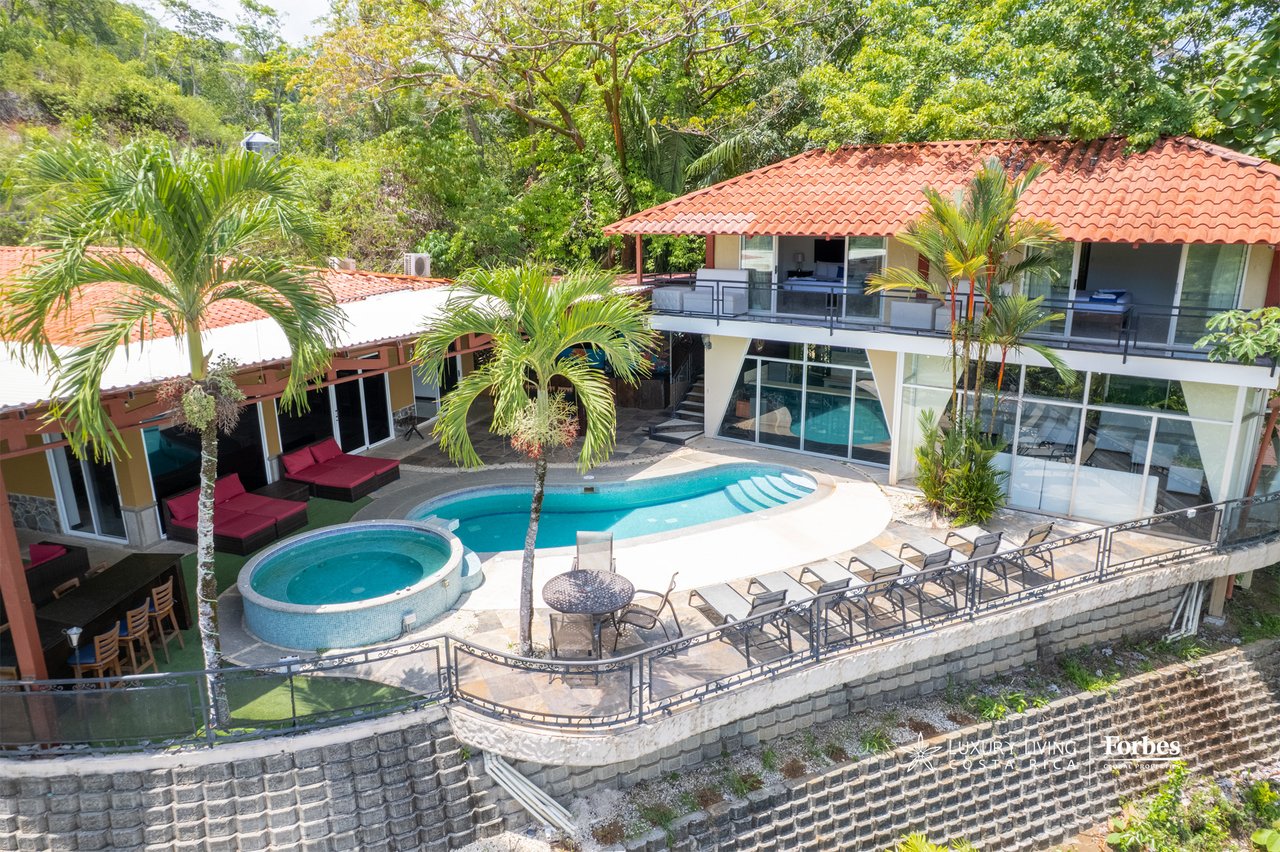 21455 - Remodeled Residence, 10 bedrooms, Near Marina Los Sueños with Views