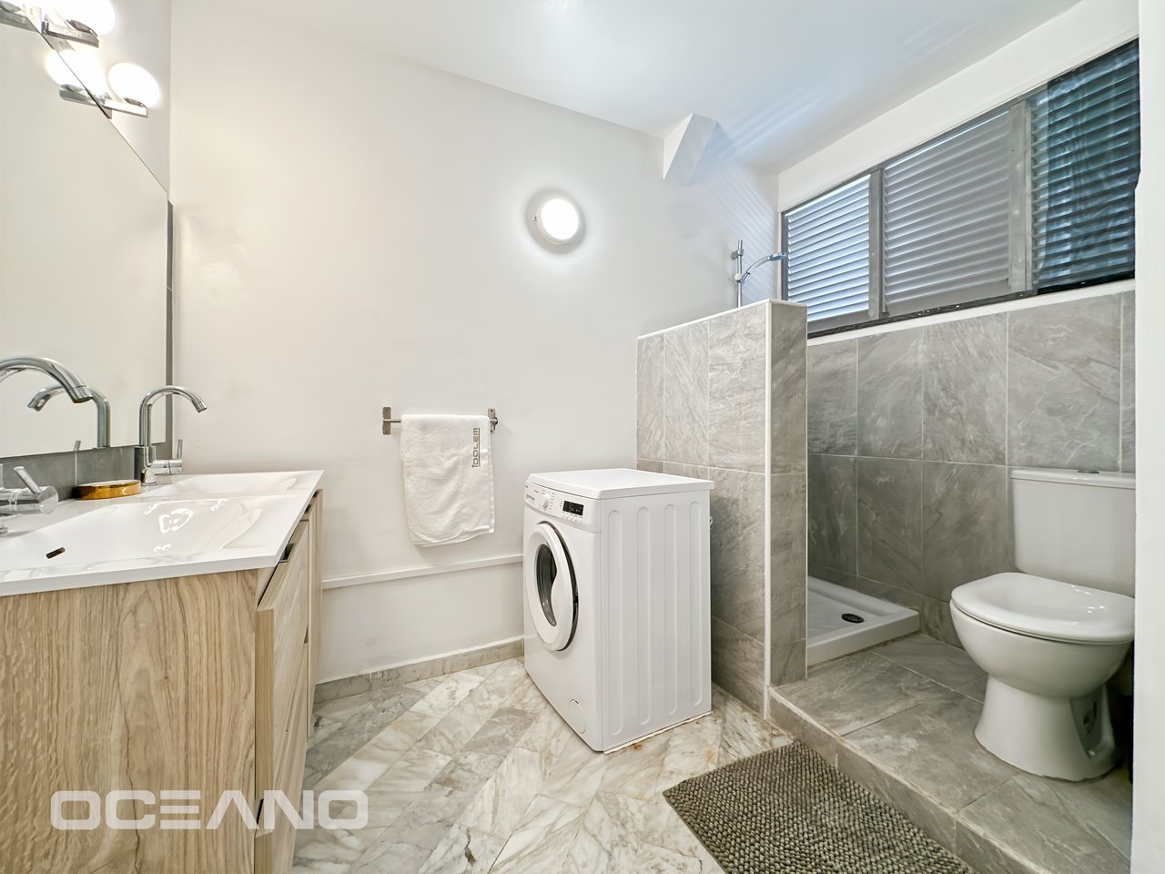 EXCLUSIVE : Set of 2 Apartments (T3 & T2) with Terraces - Charm and Investment Potential