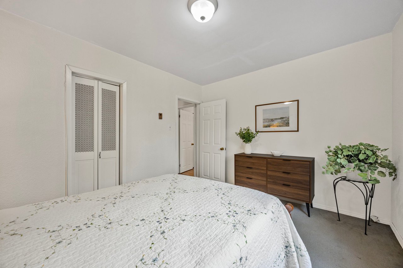 55 Old Church Road, King