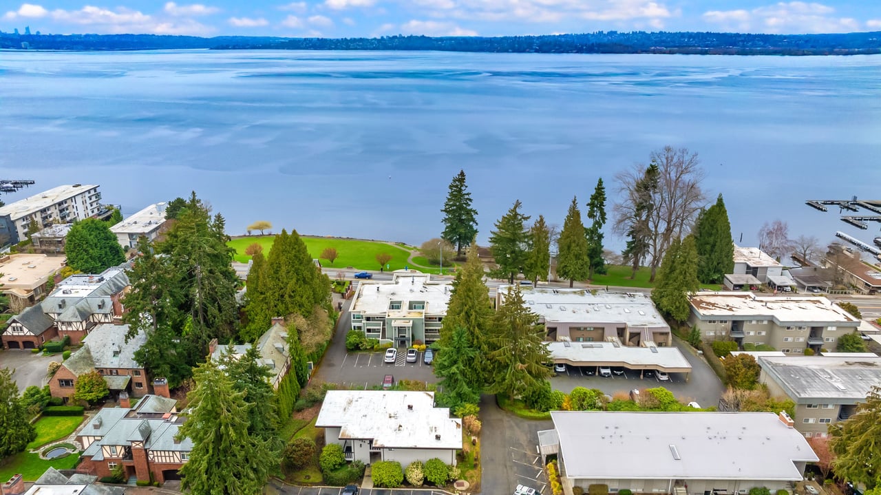 6620 Lake Washington Boulevard NE Unit: 303