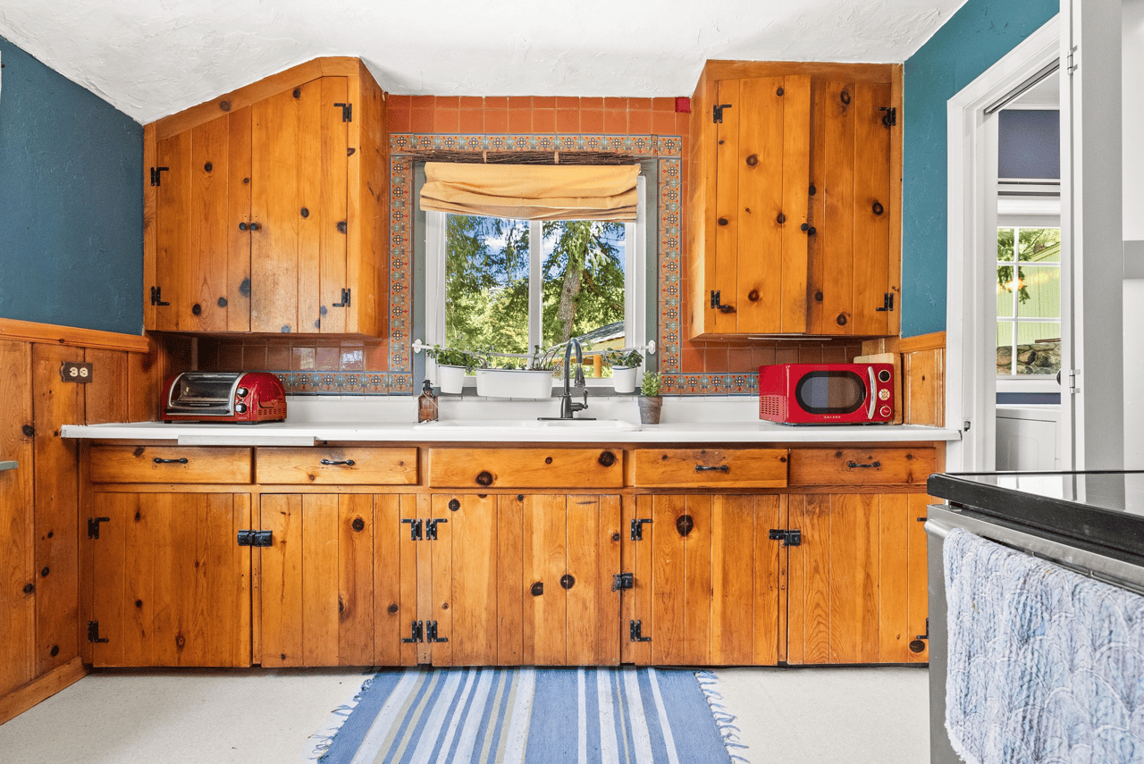 Just Listed: Charming Oasis in Kittredge!