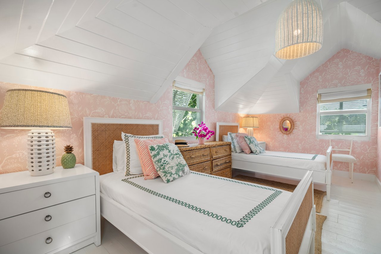 Sea Siren, An Oceanfront Retreat in Harbour Island