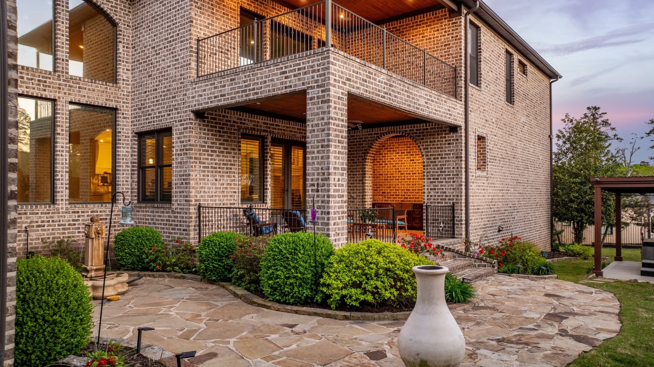 106 Orle Dr