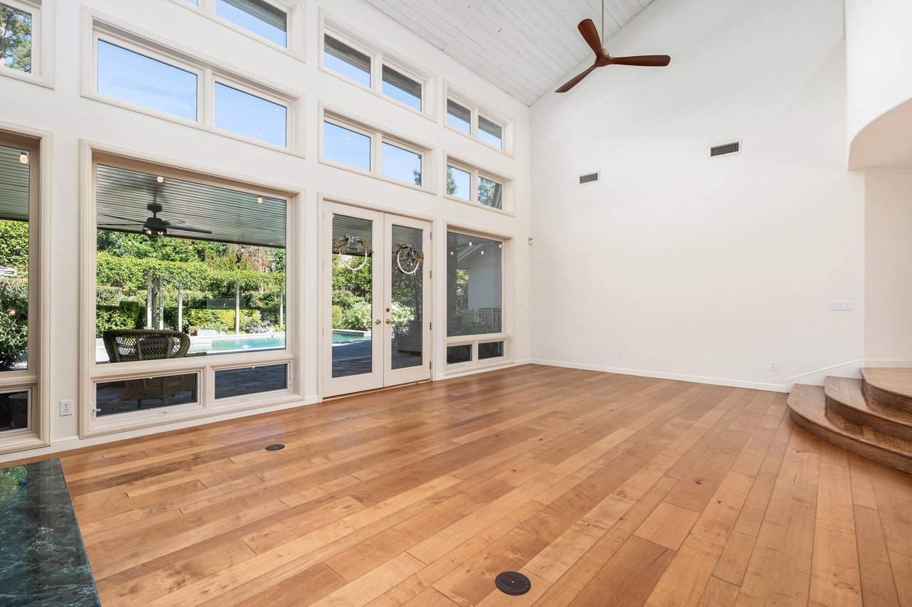 7285 N San Pedro Ave
