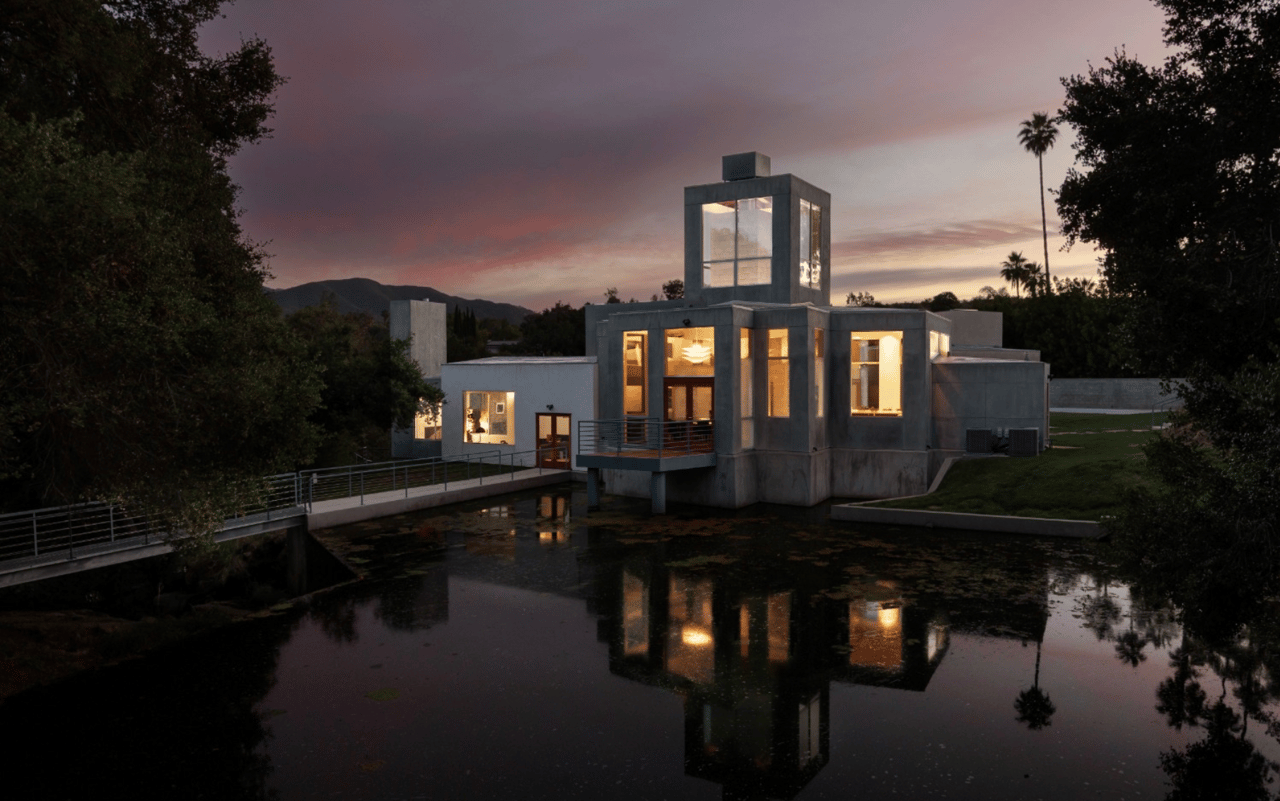 Frank O. Gehry, FAIA, Architect, The Sirmai-Peterson House, 1988