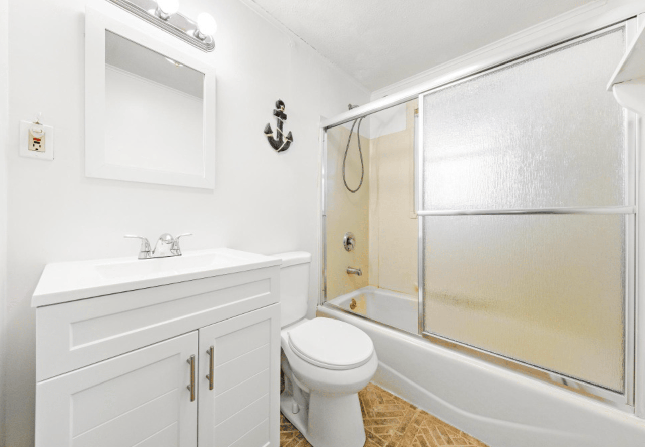 18 E Dupont Ave, Brant Beach (Ground Floor) 