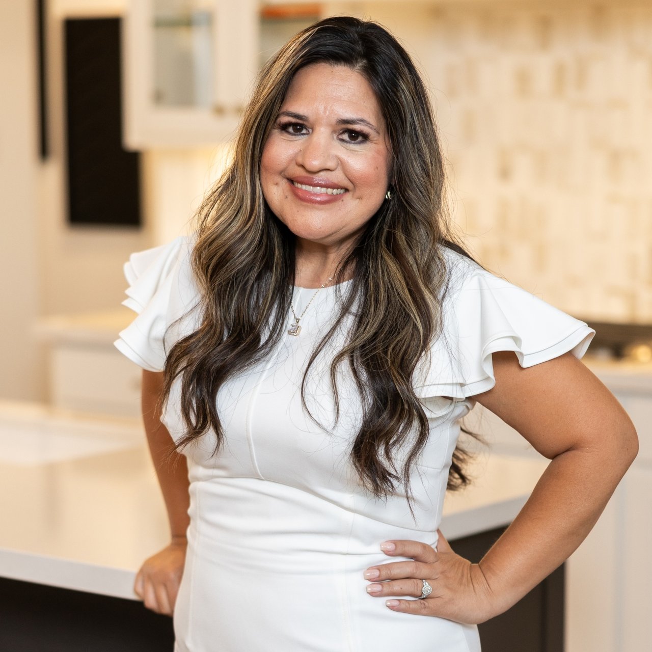 Claudia Mendoza Dallas, TX Real Estate Agent Headshot