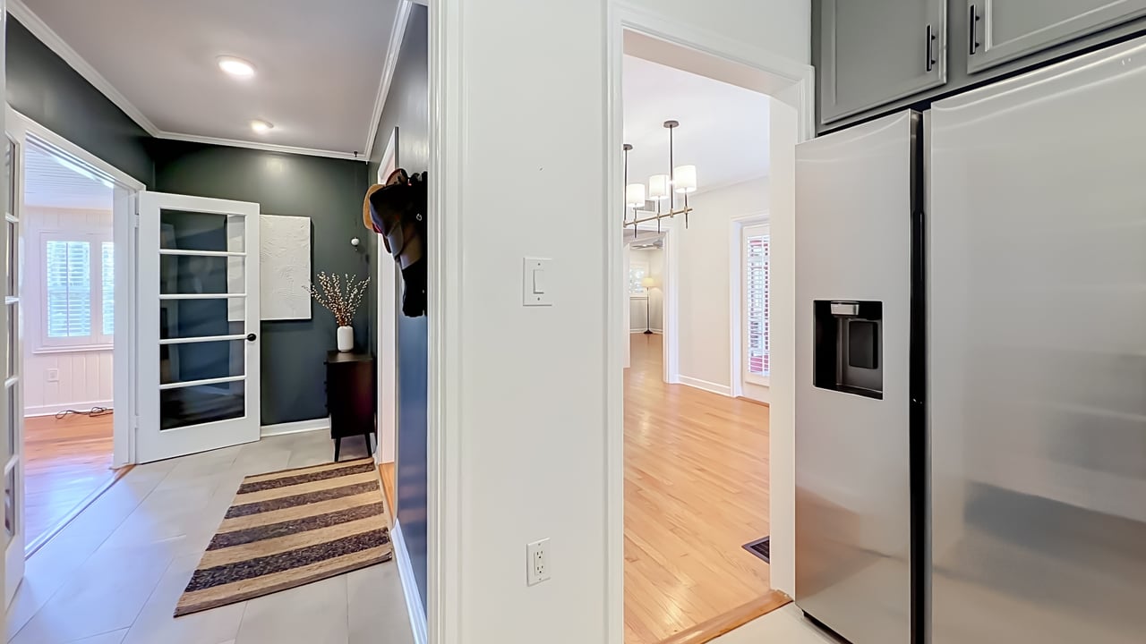Three-Bedroom Two-Bathroom Bungalow in Orlando's Beverly Shores