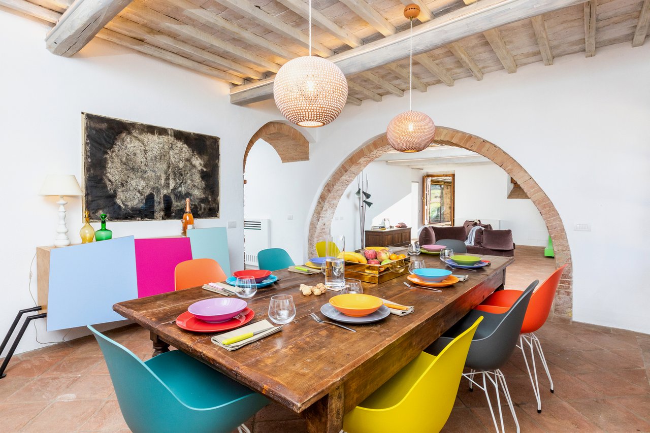 Country Luxury Home For Rent in Valdorcia