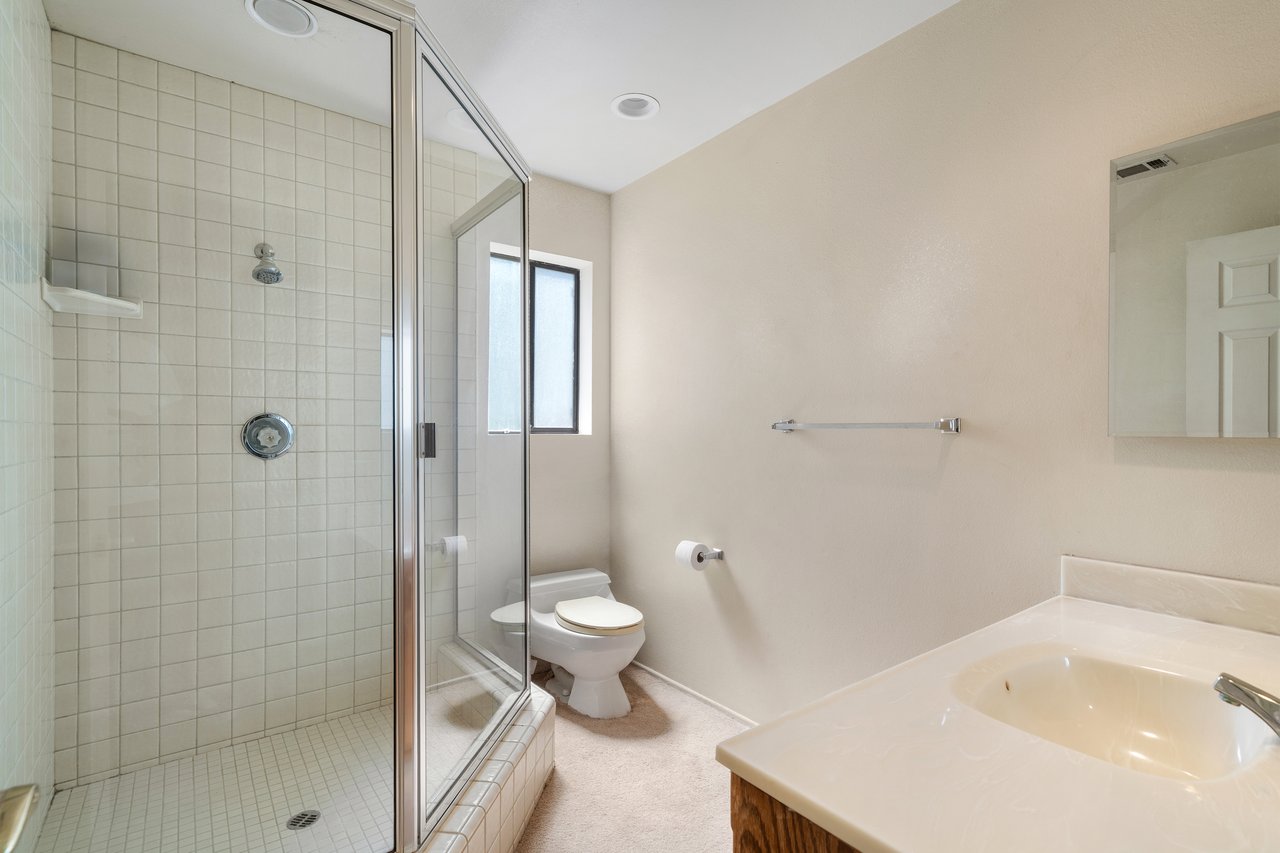 20425 Avenida Castilla