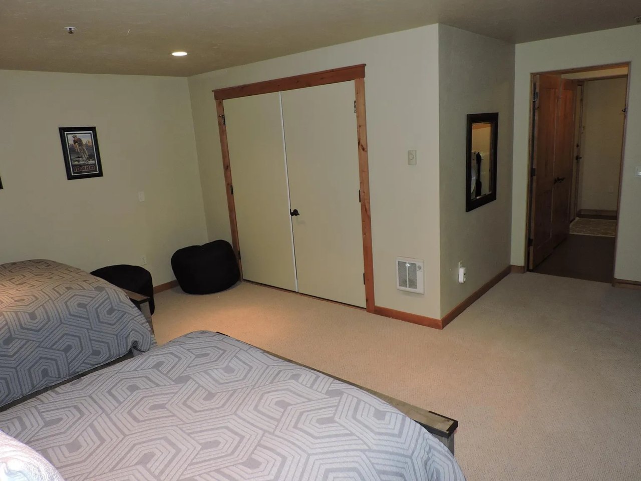 101 Emerald St #1D