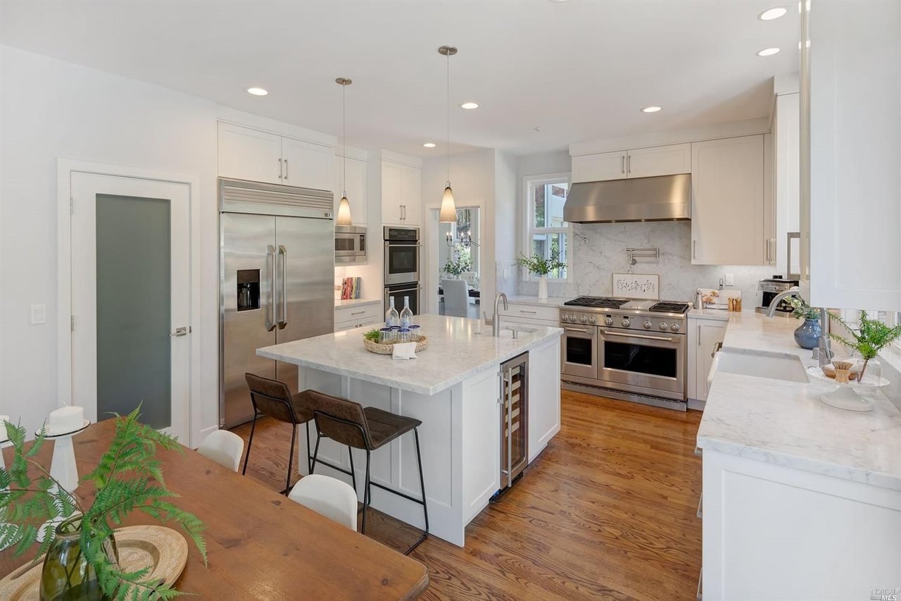 120 Oak Shade Ln