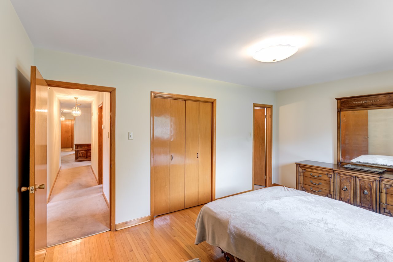 102 Clement Rd