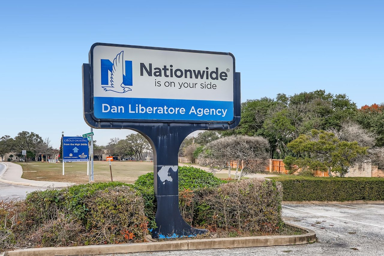 2060 Universal City Blvd