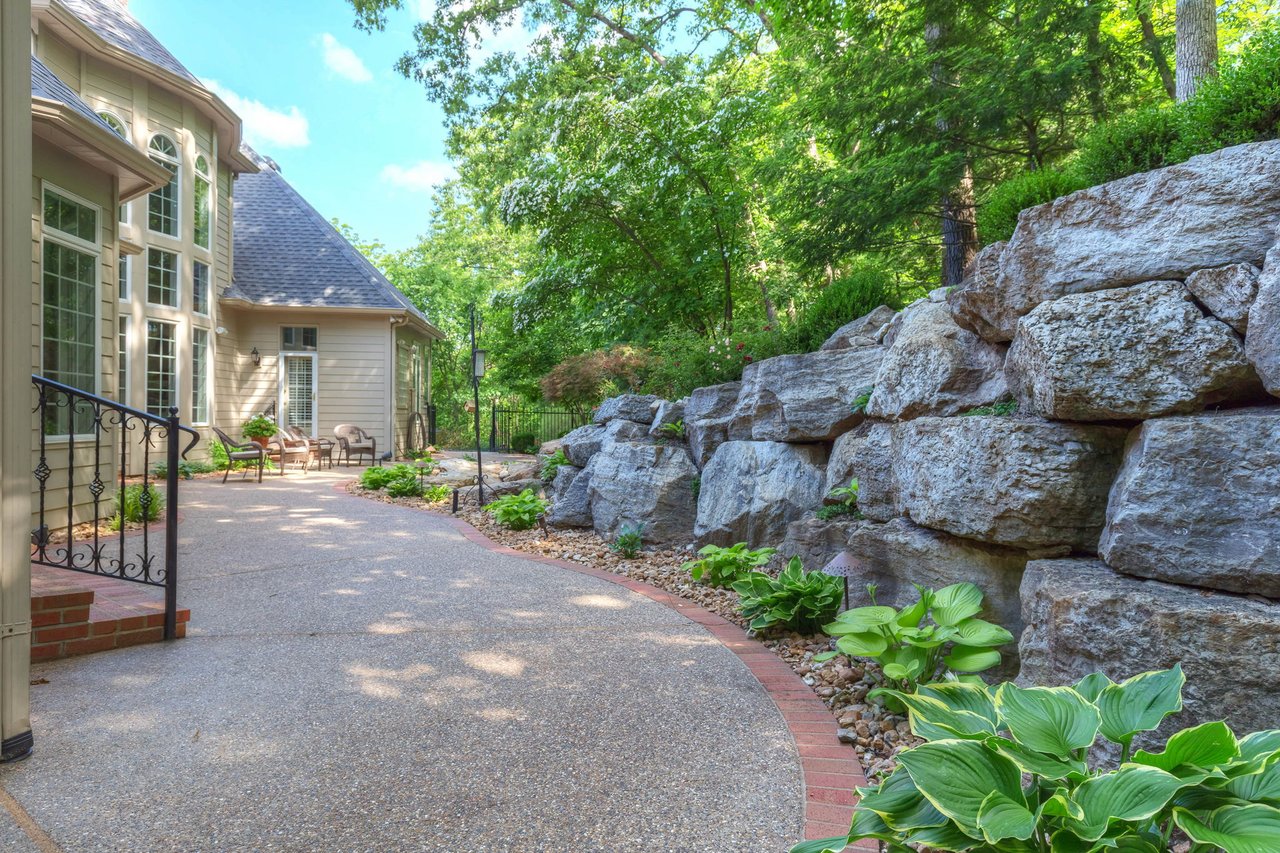 1105 Shepard Oaks Drive