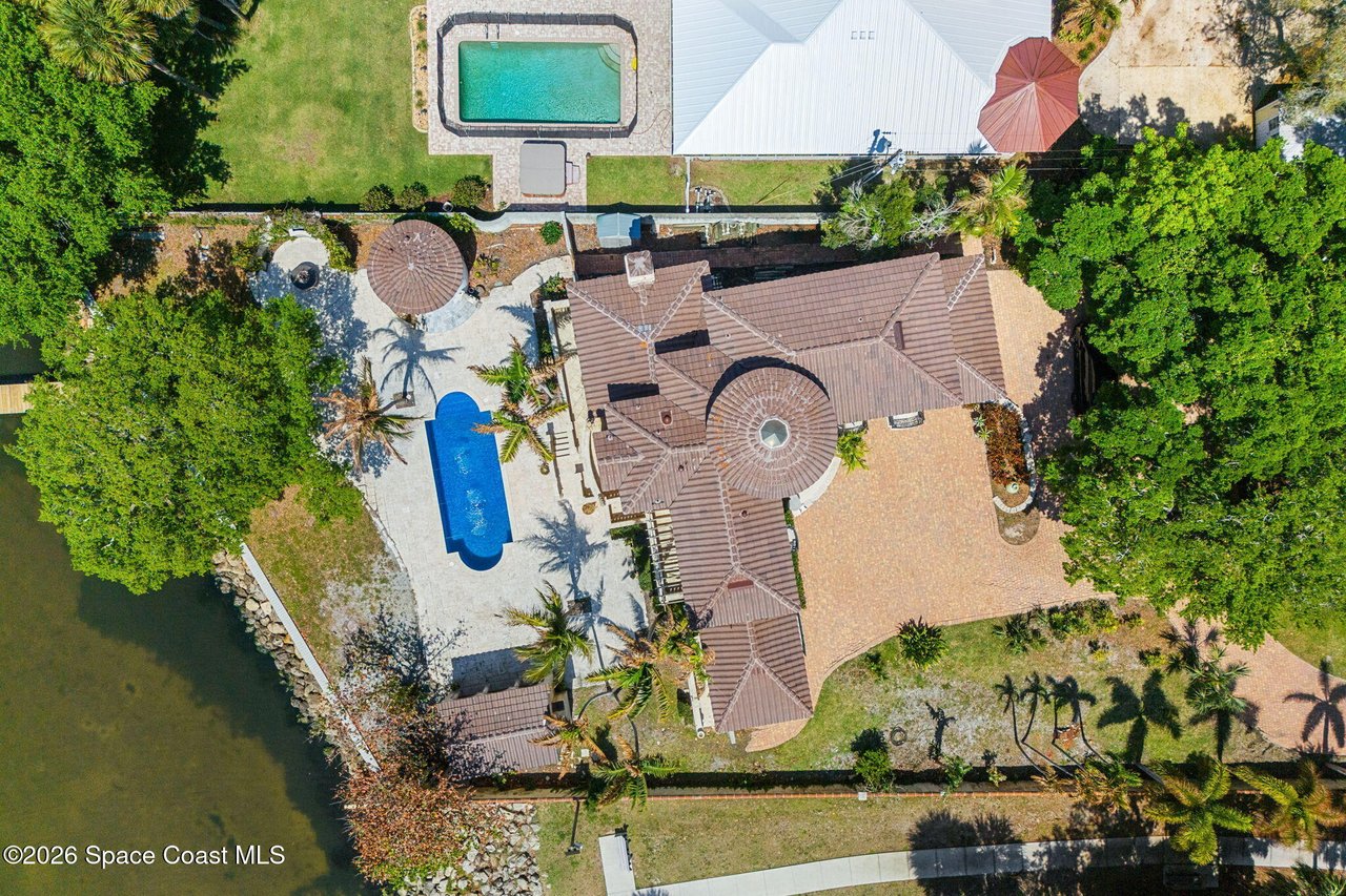 1000 N Riverside Dr