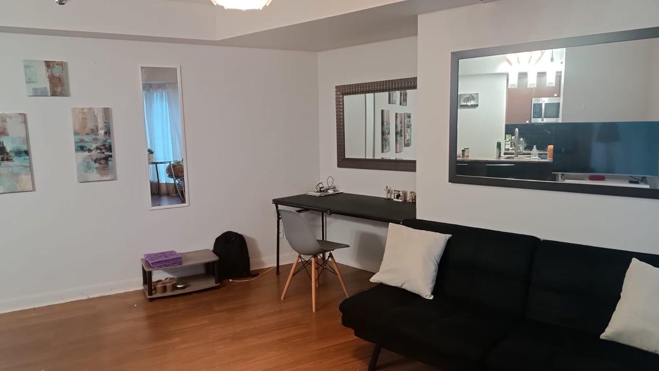 200 Victoria Street Unit: 1110