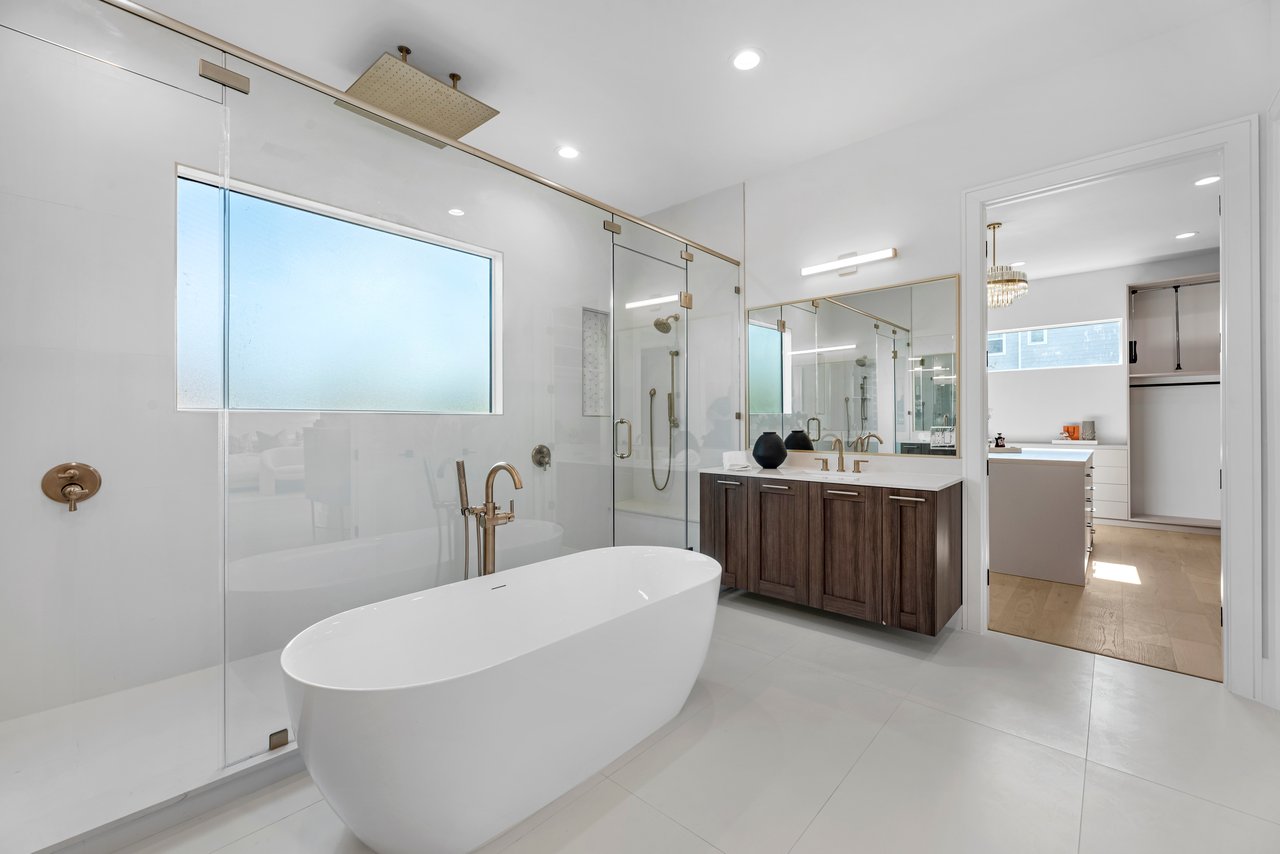 963 West 41st Street