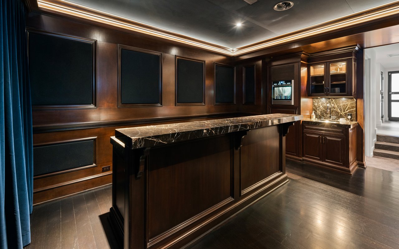 145 Channel Pointe Mall