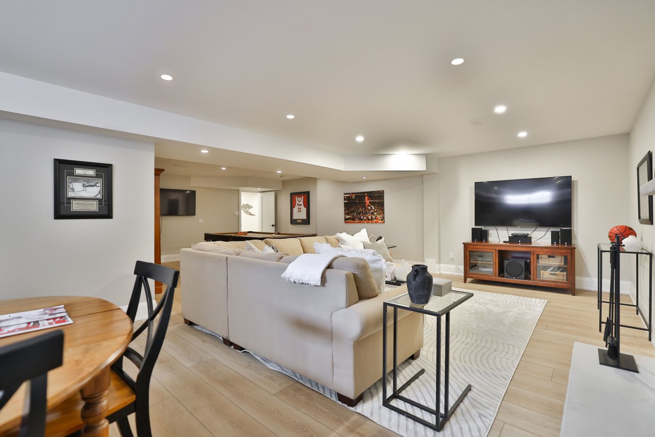 2464 Deer Run Avenue