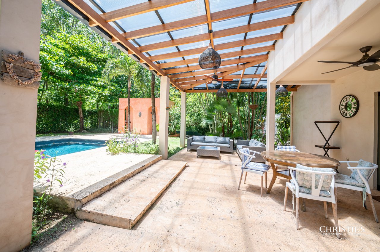Casa Rosa | A Seaside Escape with a detached Casita in Playa Avellanas