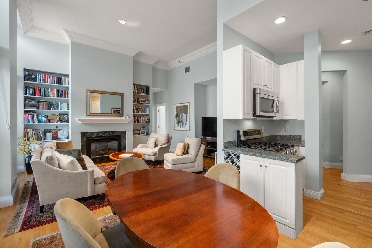 Exceptional Columbus Court Residence