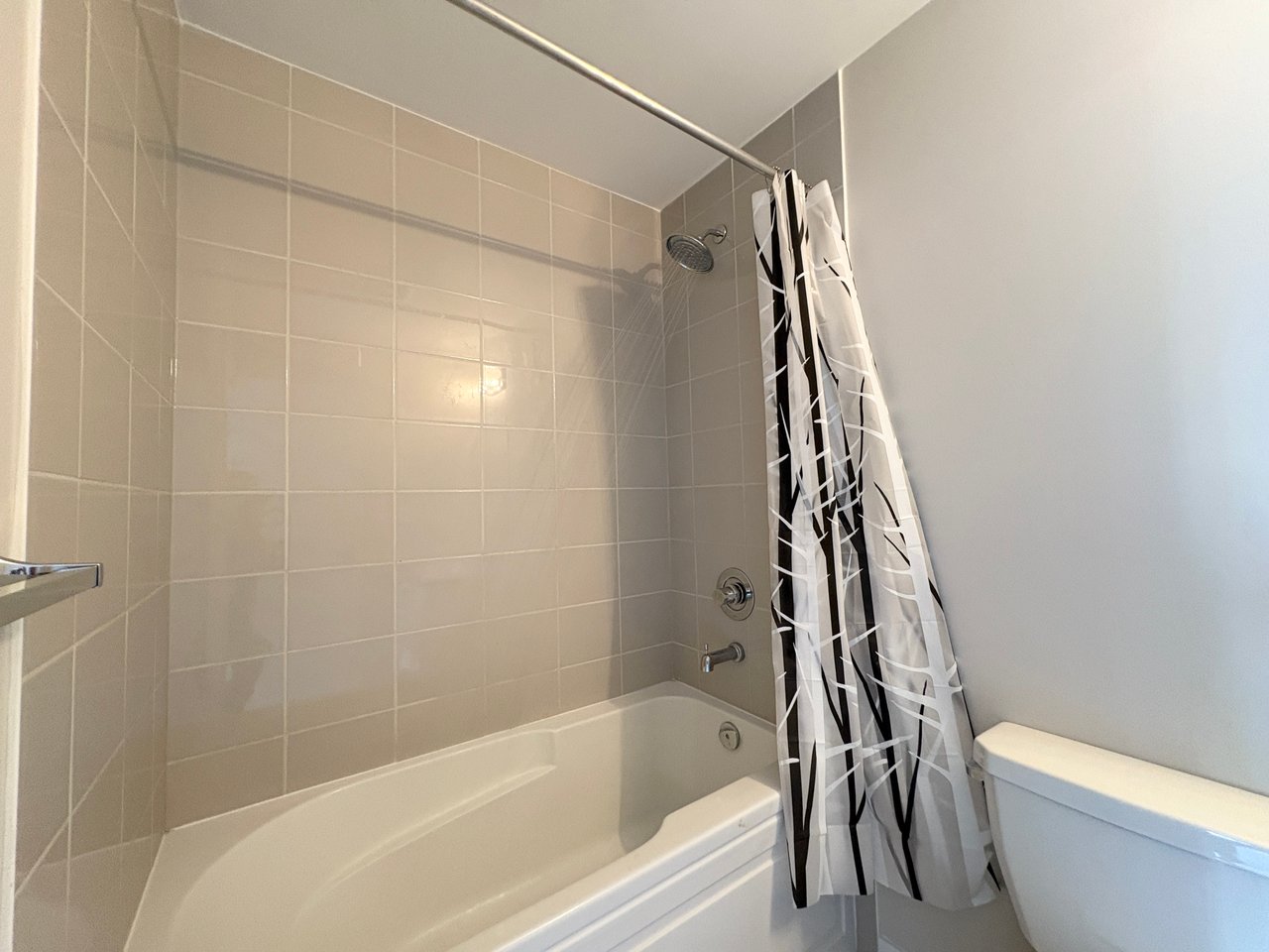 3401 Ridgeway Drive Unit: 307