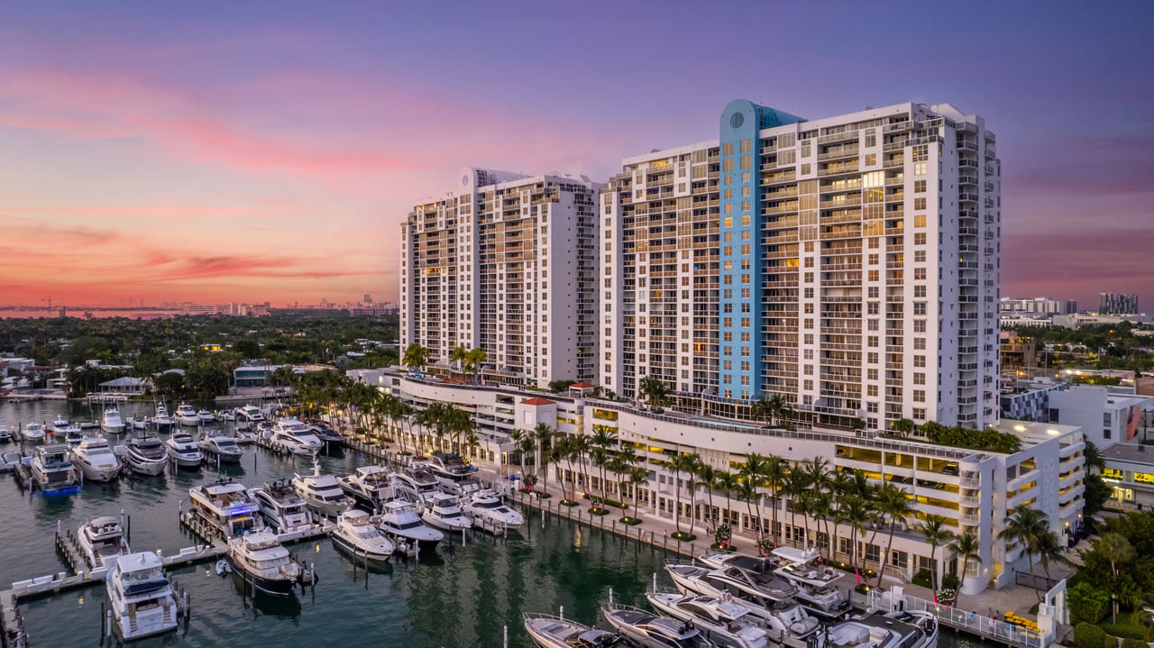 1800 Sunset Harbour 1202/04