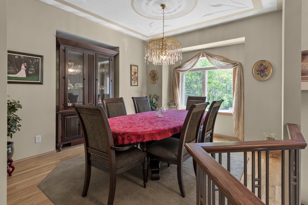 8 Willow Lane