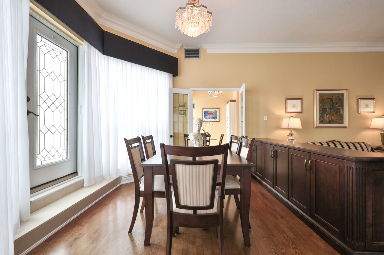 801-2511 Lakeshore Rd W, Oakville