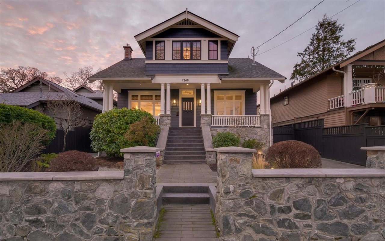 1248 Hewlett Pl