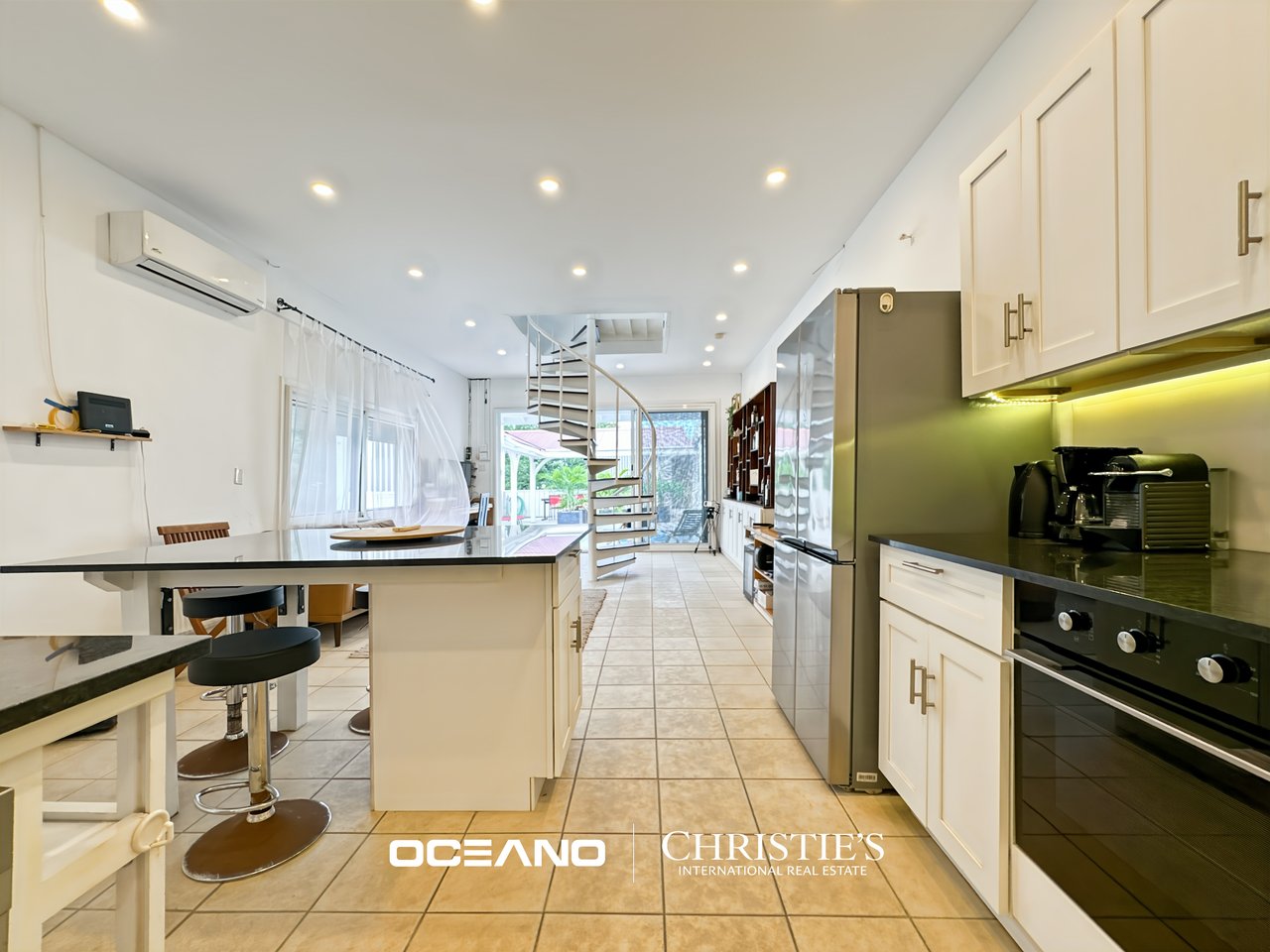 POINT PIROUETTE – 2-Bedroom Townhouse with Private Pool