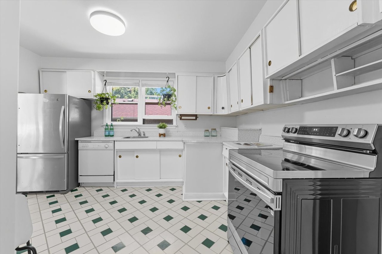 1229 Welwyn Dr