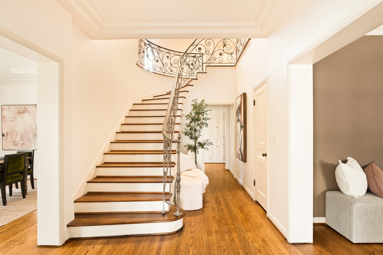 6300 Lindenhurst Avenue, Beverly Grove