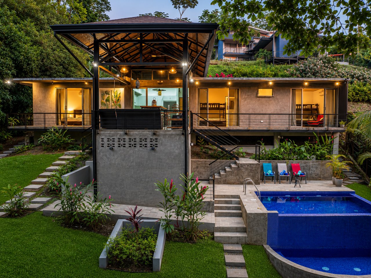   3 bedrooms, 2.5 bathrooms Villa Steps from Uvita, beautiful Beaches, Waterfalls, Restaurants and Tourist Attractions.
