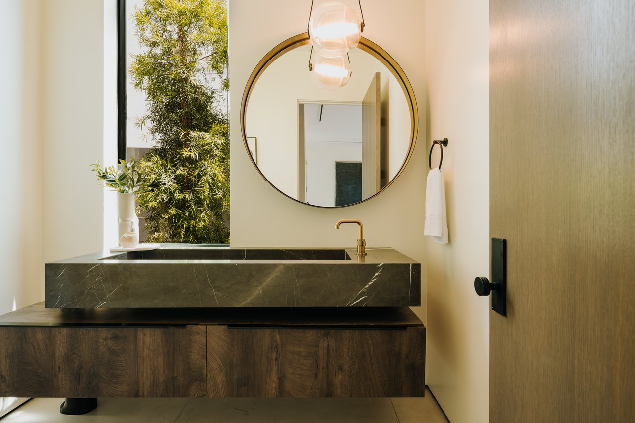 515 N Harper Ave, West Hollywood