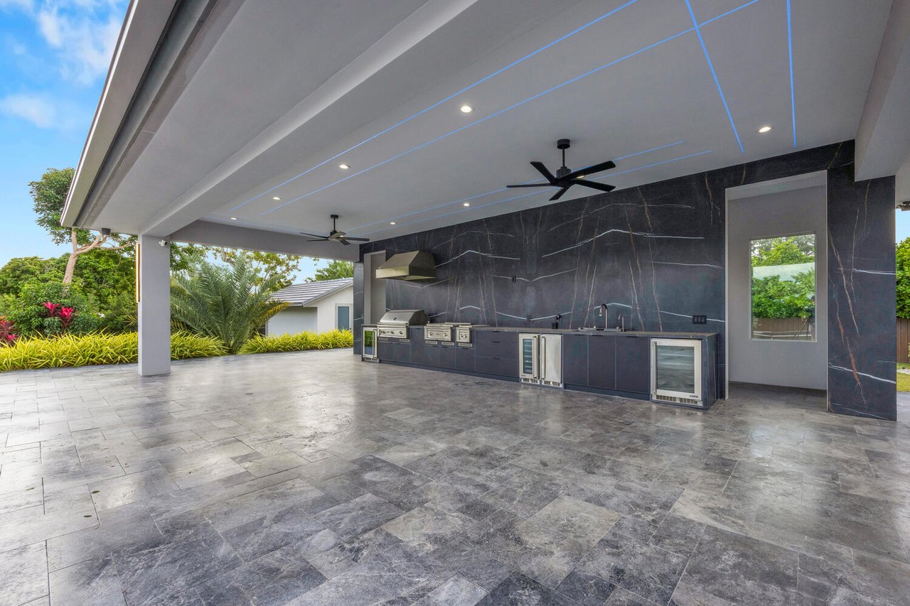 Your Private Resort - Everyday Of The Week