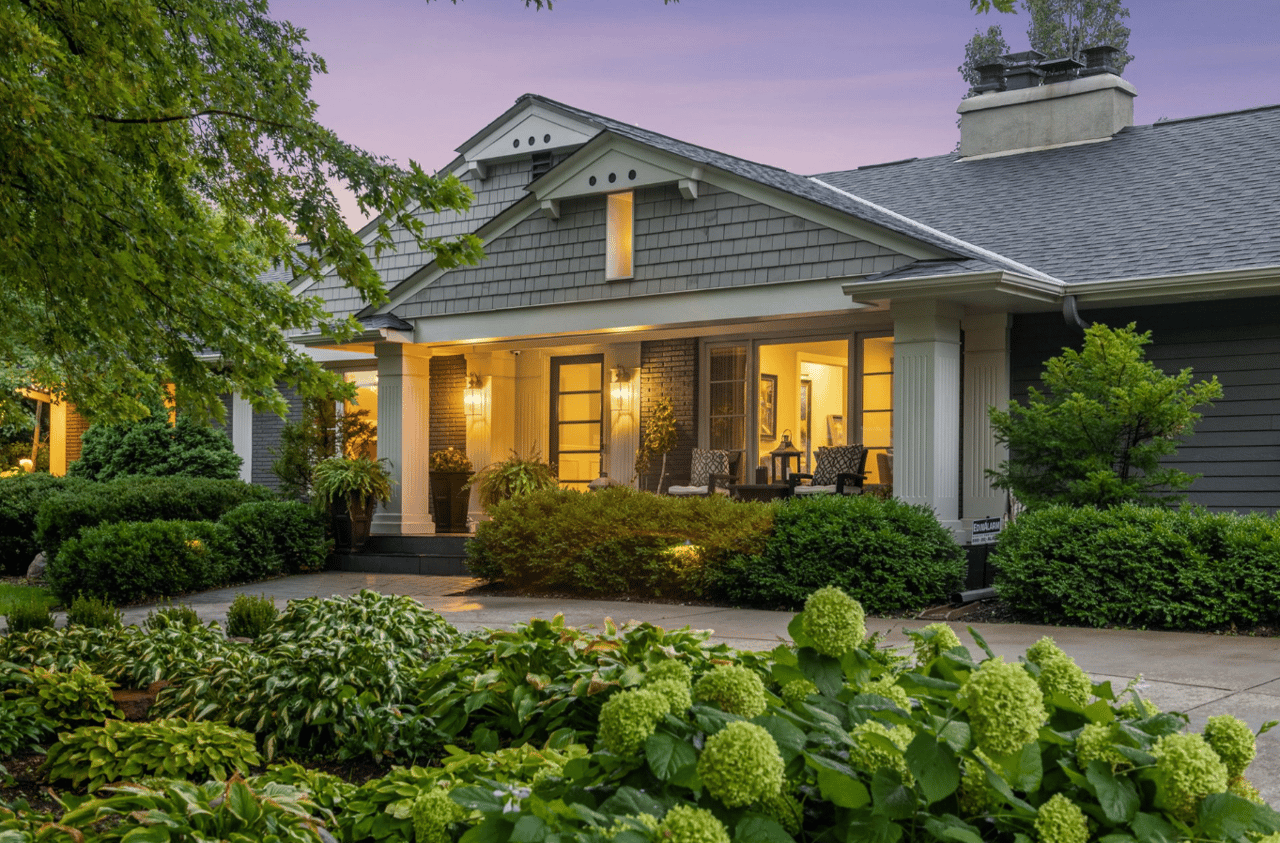 Beautifully Renovated in a Prime Parkwood Knolls Location!