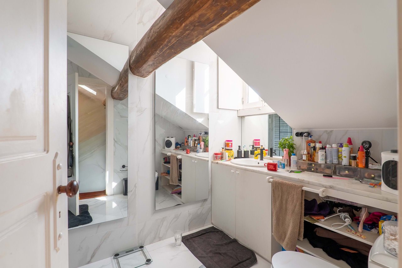 Beautifully Restored Townhouse Property with license for Short-Term rental in Bonfim, Porto