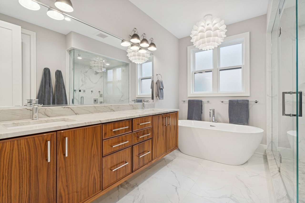 2026 W. Waveland- A North Center Gem!
