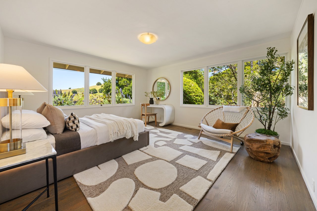 Rare 1+ Acre Dream Site