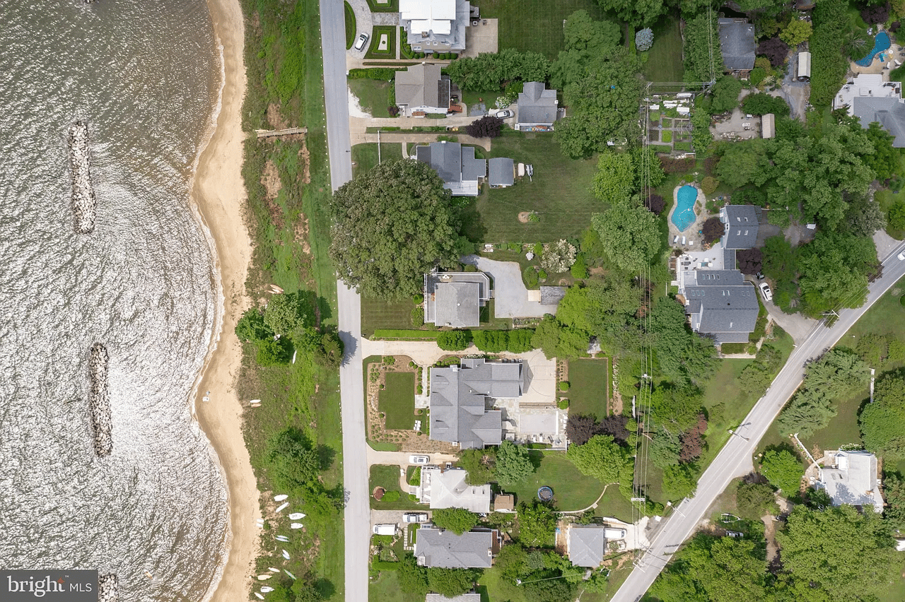 57 Bay Dr