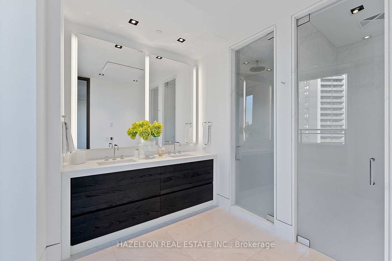 YORKVILLE'S PINACLE OF LUXURY PENTHOUSE